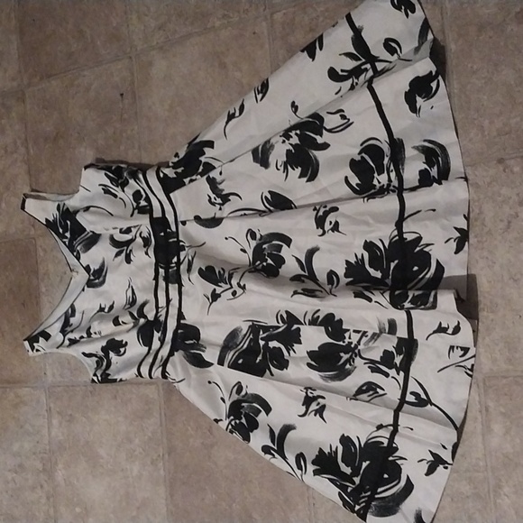 Jessica Howard Black and White Floral Dress - Picture 2 of 9